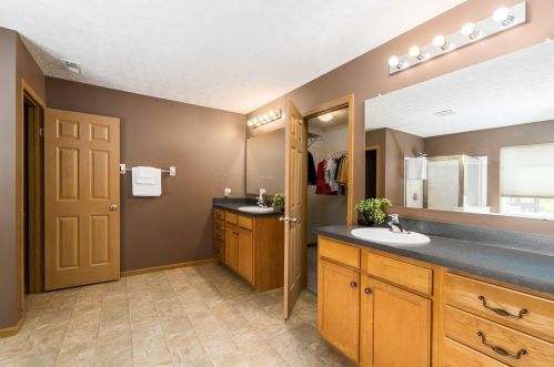 376 Enos Loomis St, Pataskala OH  43062-8160 exterior