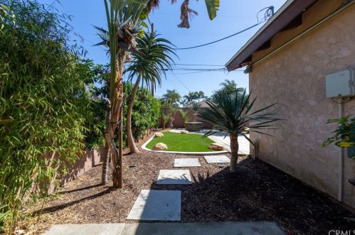 5938 Sunfield Ave, Lakewood CA  90712-1823 exterior