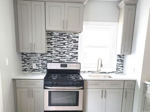109-05 221st St, Jamaica, NY 11429-1218