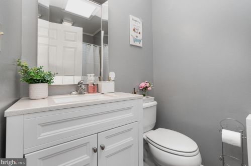 2224 Boas St, Harrisburg PA 17103-1713 exterior