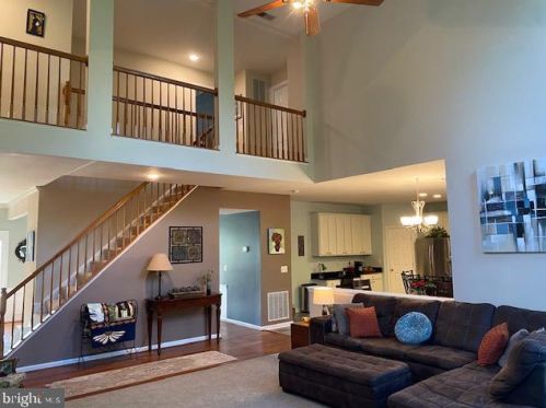 500 Rosemary Ln, Purcellville VA  20132-3274 exterior