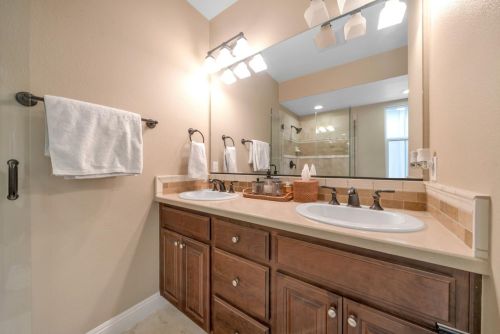 129 Azalea Dr, Mountain View CA  94041-1380 exterior