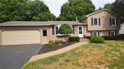 708 Close Cir, Webster, NY 14580-9165