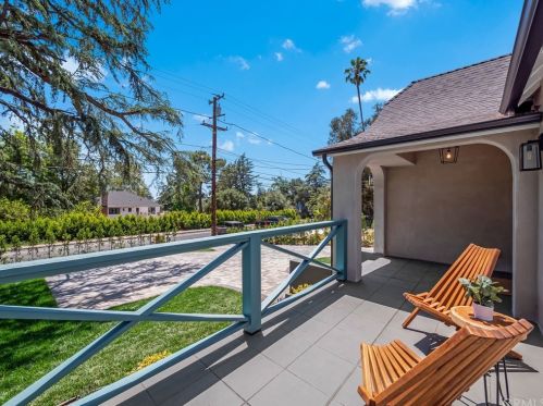 493 Altadena Dr, Altadena CA  91001-2243 exterior