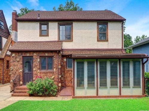 20 Marshall Ave, Floral Park NY  11001-3201 exterior