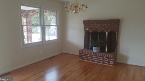 608 Edwards Dr, Fredericksburg, VA 22405-2207