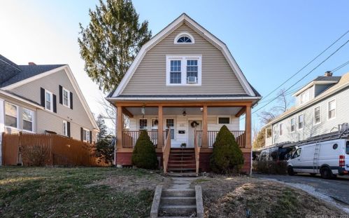 133 Beecher Ave, Waterbury, CT 06705-2009