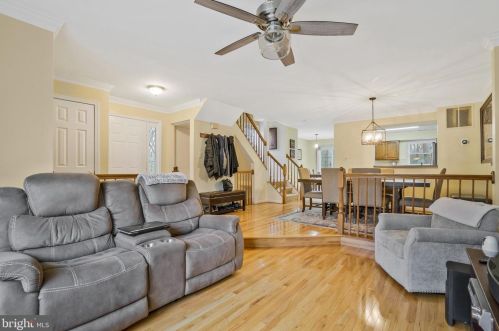 8858 Eagle Rock Ln, Springfield VA  22153-1727 exterior
