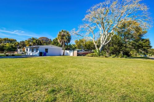 7401 35th Ave, Saint Petersburg, FL 33710-1211