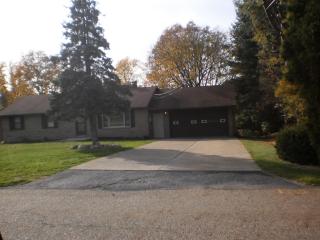 6101 Sandalwood Ave, Canton, OH 44721-3338