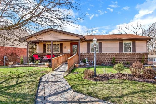 147 Macbeth Dr, New Kensington, PA 15068-2628