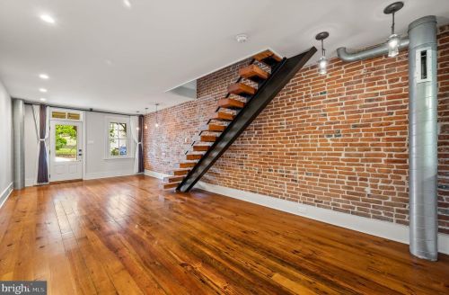 126 Oakland Ave, Gardenville PA  18901-4611 exterior