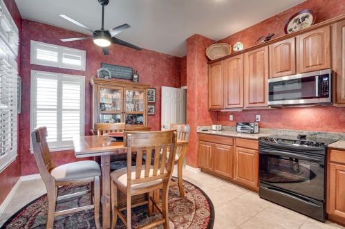 9509 Orangewood Trl, Denton TX 76207-8623 exterior