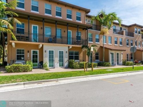 14726 10th St, Hollywood, FL 33027-6517