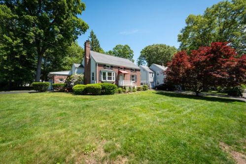 91 Birchwood Rd, Stamford, CT 06907-1904