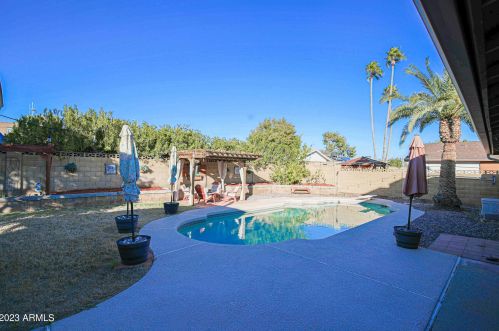 4456 Dahlia Dr, Glendale, AZ 85304-2138