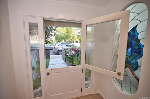 305 16th St, Seal Beach, CA 90740-6516