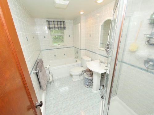 8 Old Rocky Point Rd, Miller Place NY  11764-2025 exterior