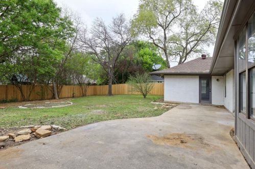 2132 Pembrooke Pl, Denton TX  76205-8208 exterior