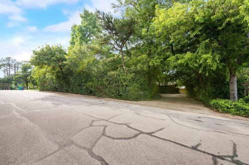 1411 Greenwood Dr, Denton, TX 76209-2206