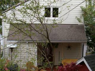 7142 Bayview Dr, Olympia, WA 98506-9716