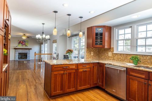 206 Wingate Pl, Leesburg VA 20175-2531 exterior