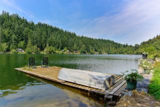 1853 Sleepy Hollow Ln, Bellingham WA  98226-8627 exterior