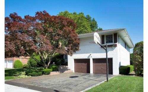 38 Briar Ln, Muttontown, NY 11753-2212
