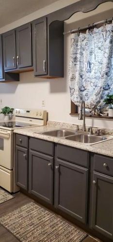 910 9th Ave, Beaver Falls PA  15010-4513 exterior