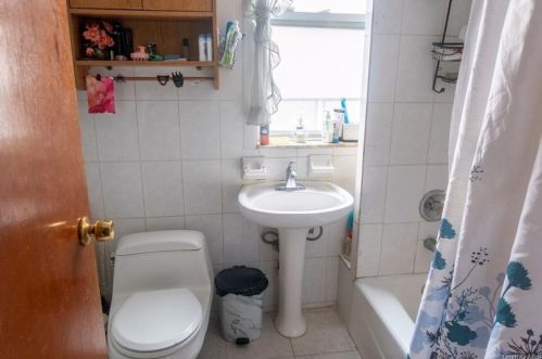 1847 Barnes Ave, Bronx NY  10462-3607 exterior