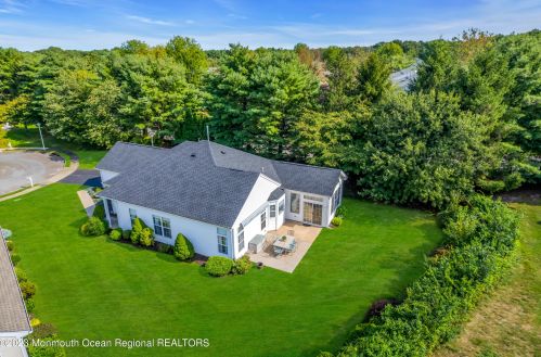 11 Dawnwinds Ct, Lakewood NJ  08701-7517 exterior
