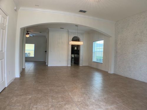 1102 Honey Blossom Dr, Orlando, FL 32824-4866