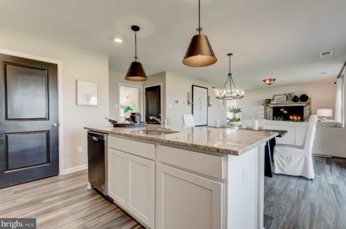 179 Winifred Dr, Hanover PA  17331 exterior