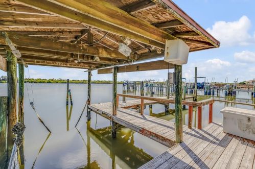 1905 Riverside Dr, Edgewater FL 32141-3602 exterior