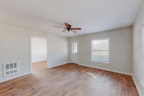 218 Poindexter Ave, Cleburne TX  76033-4422 exterior