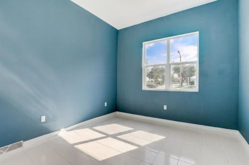 1101 72nd St, Milwaukee WI  53214-3119 exterior