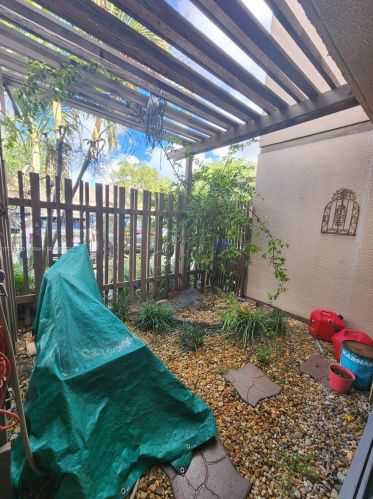 12320 11th Ct, Hollywood, FL 33026-3894