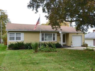 409 Maple St, De Forest, WI 53532-1422