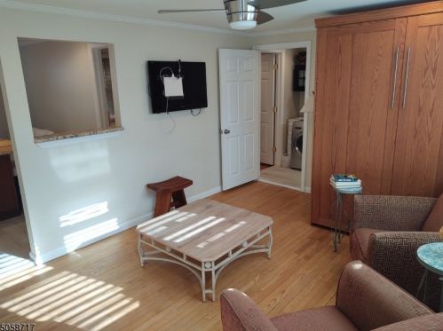 517 Brooklawn Ave, Roselle, NJ 07203-2553