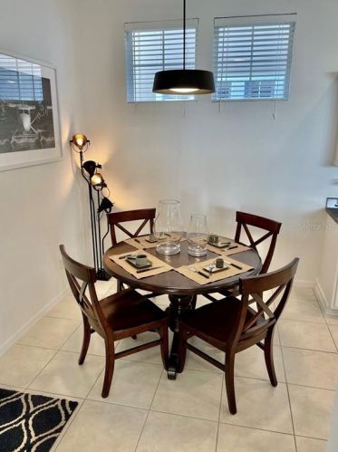 807 Lake Evalyn Dr, Kissimmee FL 34747-4804 exterior