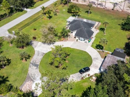 520 Soll St, Naples FL  34109-3873 exterior