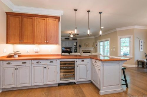 18 Heron Pond Rd, Essex CT  06426-1466 exterior