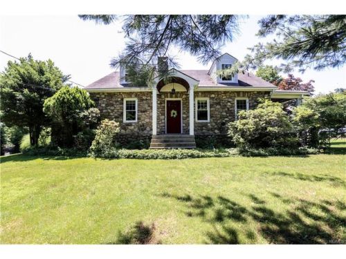 29 Birch Dr, Thiells, NY 10984-1207