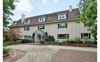 216 Cedar Ave, Hewlett, NY 11557-2520