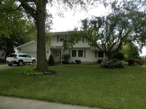 1005 Champagne Dr, Marion, OH 43302-6626