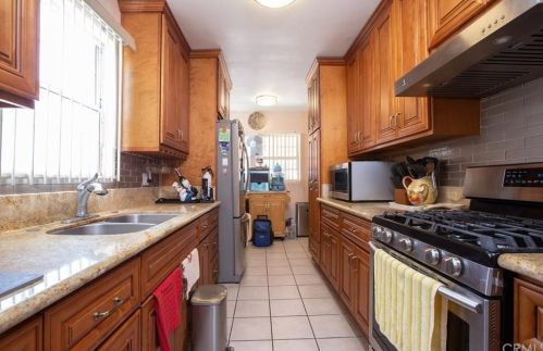 2125 Adriatic Ave, Long Beach CA 90810-3573 exterior