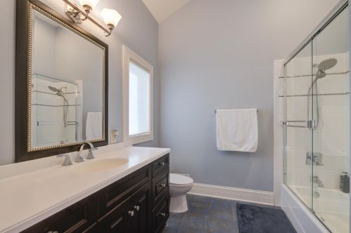 1410 Bristlecone Dr, Chenequa WI  53029-8653 exterior