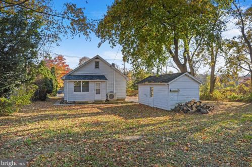 408 Valley St, West Enola PA  17025-1645 exterior