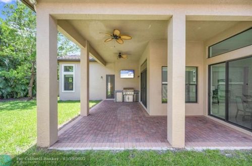 8178 Hutchinson Ct, Delray Beach FL  33446-5679 exterior