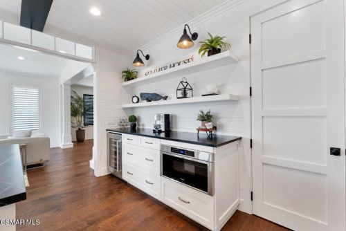 820 Mandalay Bch Rd, Oxnard CA 93035-1078 exterior